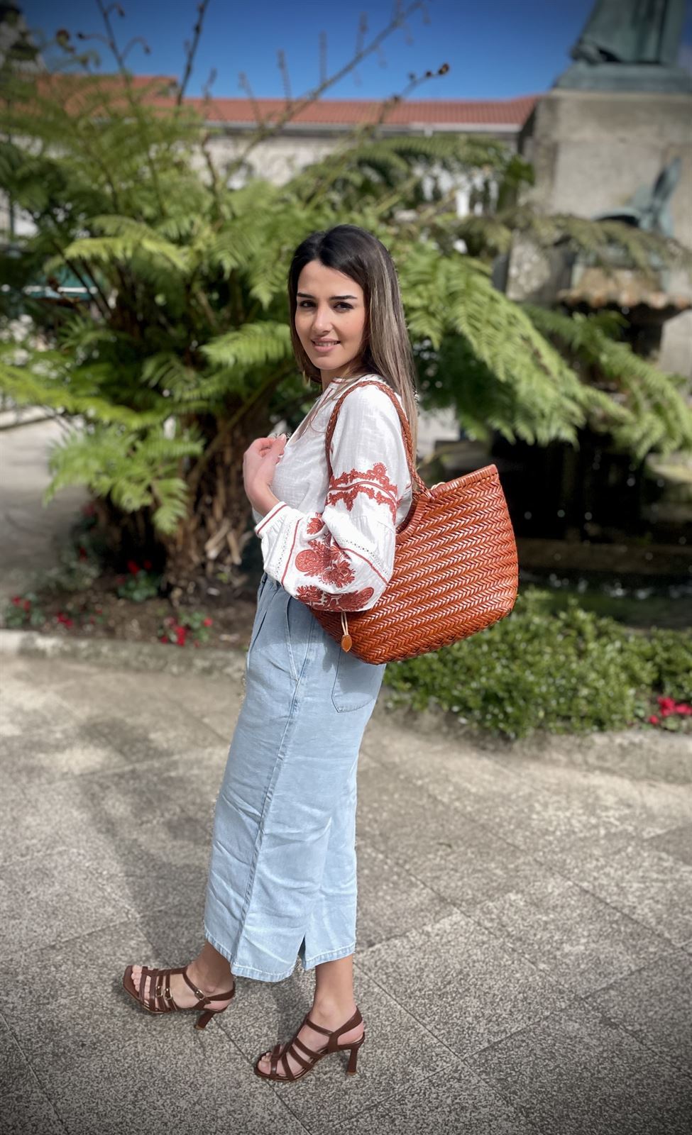 Bolso capazo piel trenzado CAMEL MEDIANO - Imagen 1