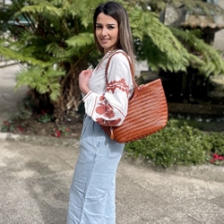 Bolso capazo piel trenzado CAMEL MEDIANO - Imagen 1