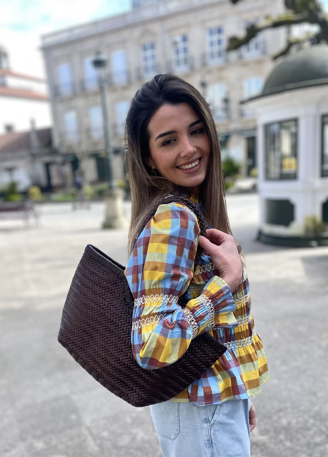 Bolso capazo piel trenzado chocolate GRANDE - Imagen 3