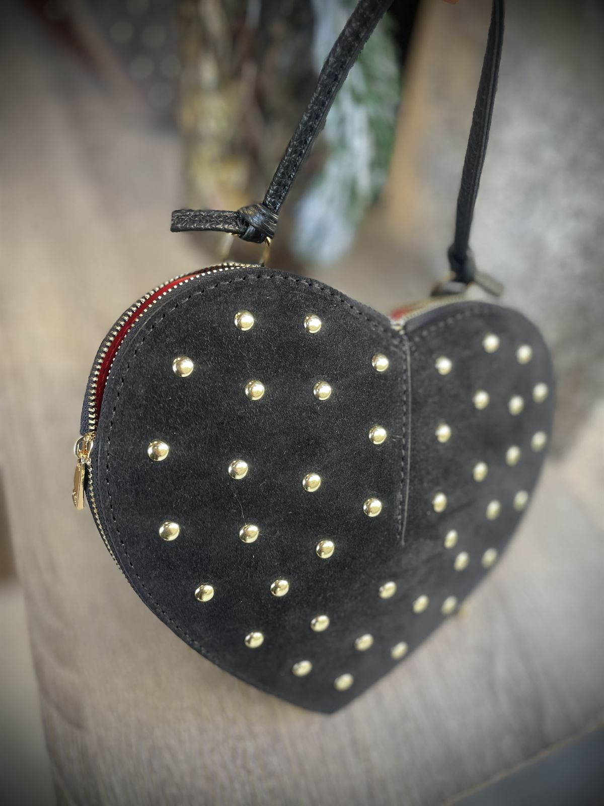 Bolso corazón tachas piel negro - Imagen 4