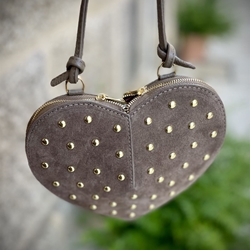 Bolso corazón tachas piel taupe - Imagen 1