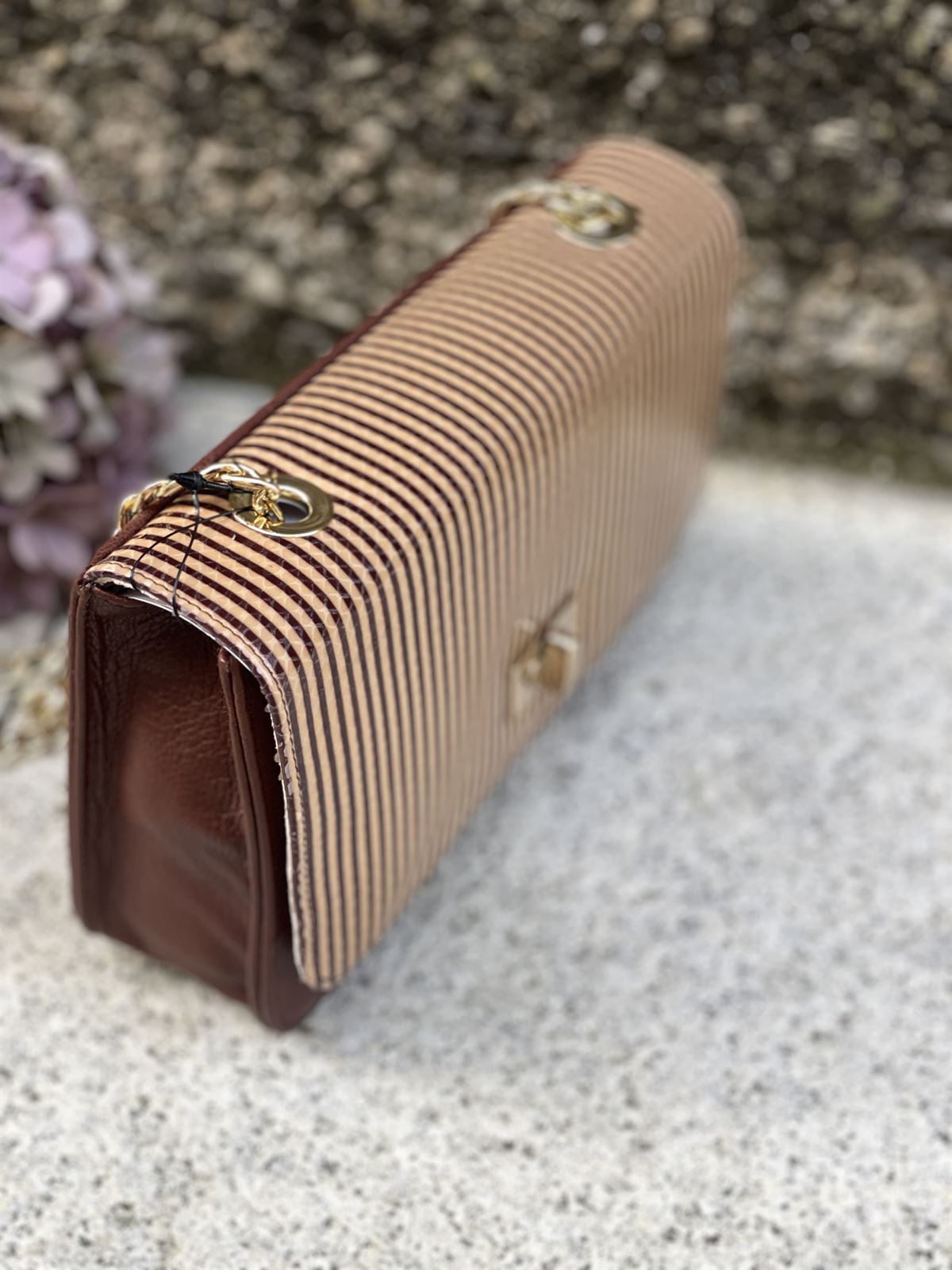 Bolso cuadrado Angari rayas camel y marrón chocolate - Imagen 1