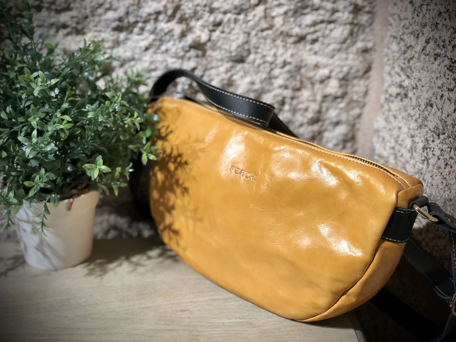 Bolso Ferchi mostaza Bolsos