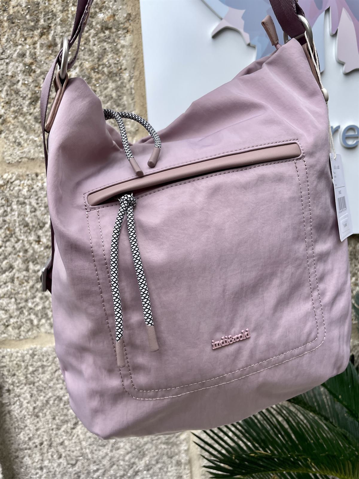 Bolso Indi & Cold convertible a mochila rosa - Imagen 1