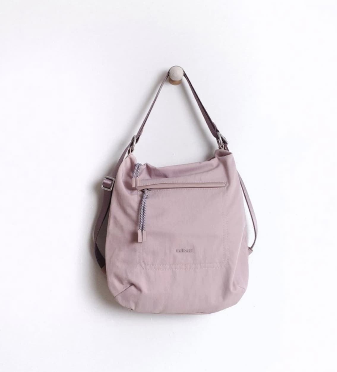 Bolso Indi & Cold convertible a mochila rosa - Imagen 5