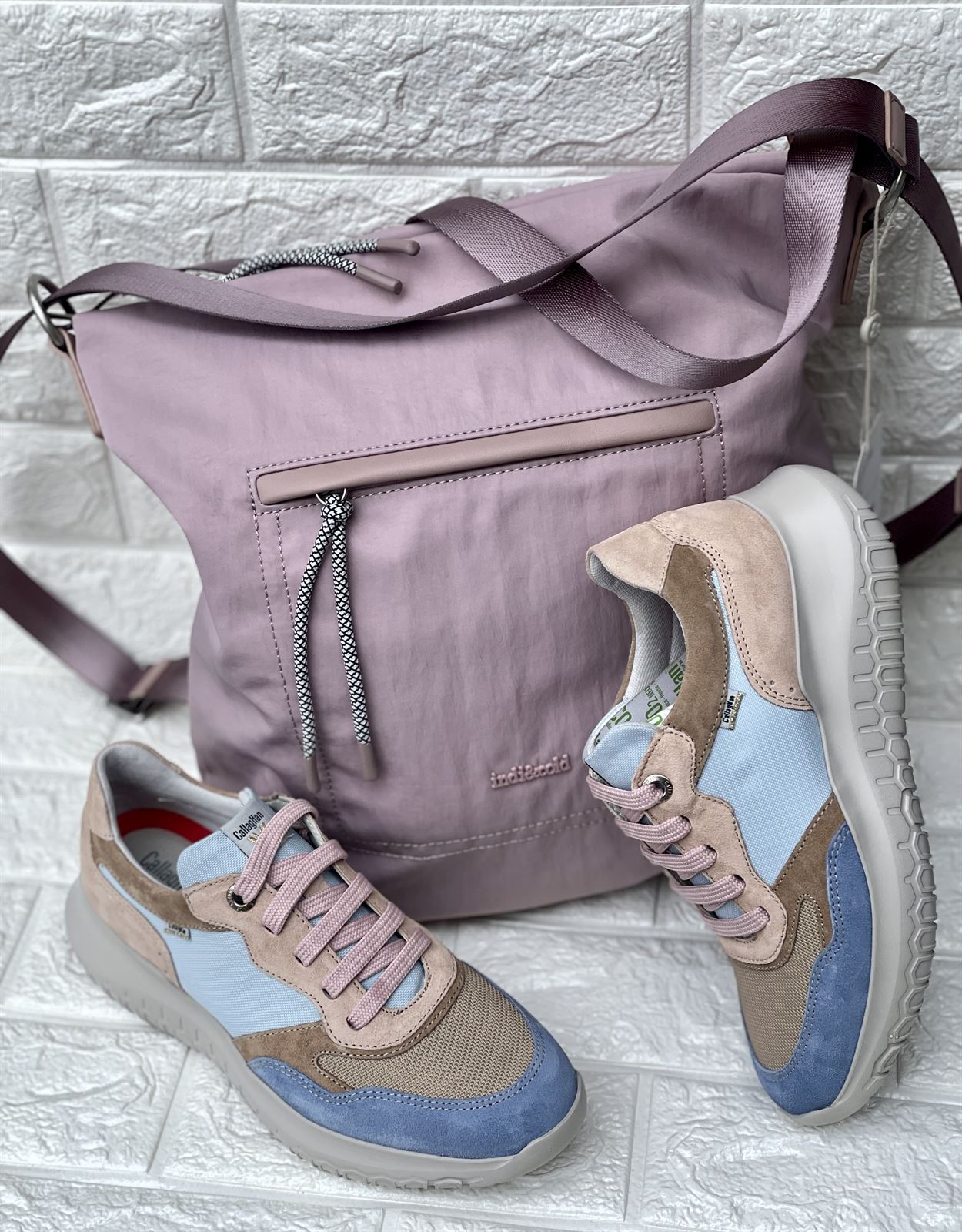 Bolso Indi & Cold convertible a mochila rosa - Imagen 7