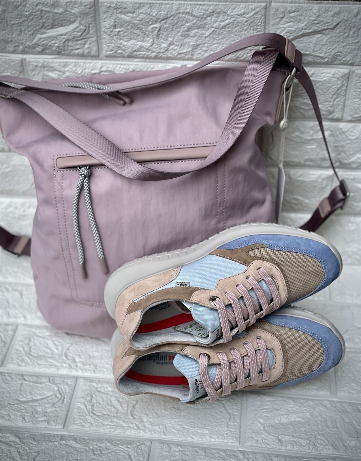 Bolso Indi & Cold convertible a mochila rosa - Imagen 8