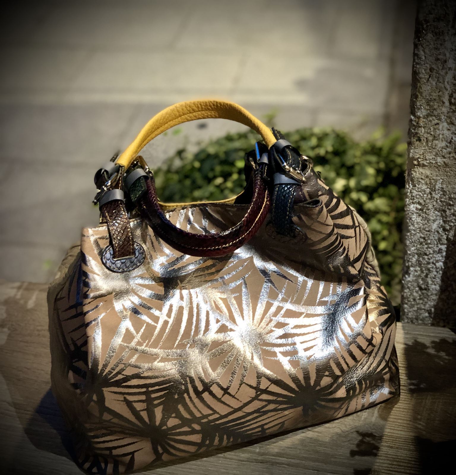 Bolso piel estampada taupe - Imagen 4