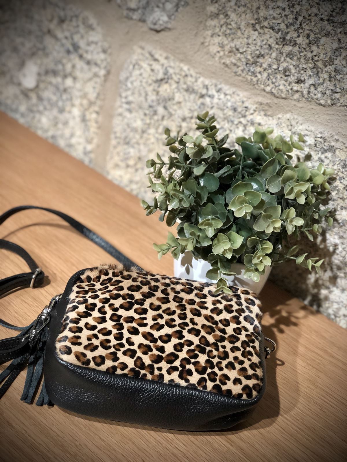 Bolso piel print leopardo bandolera - Imagen 1