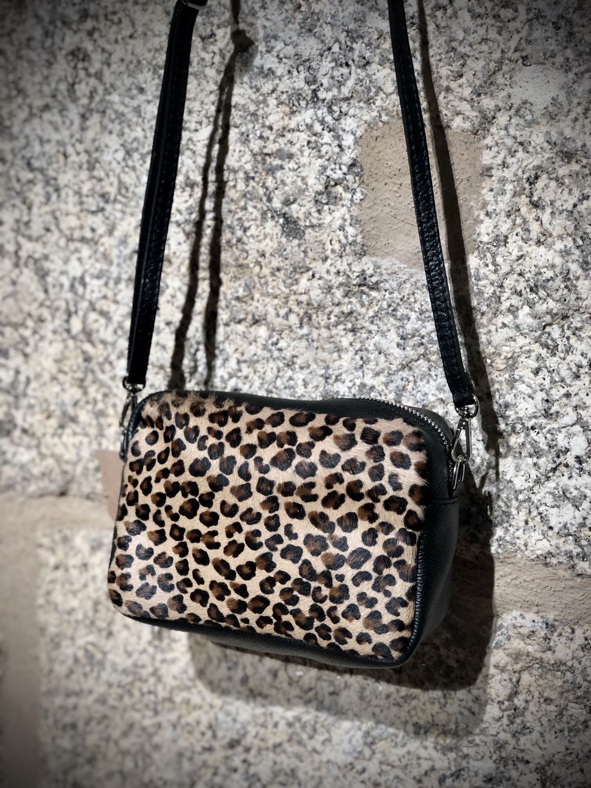 Bolso piel print leopardo bandolera - Imagen 2