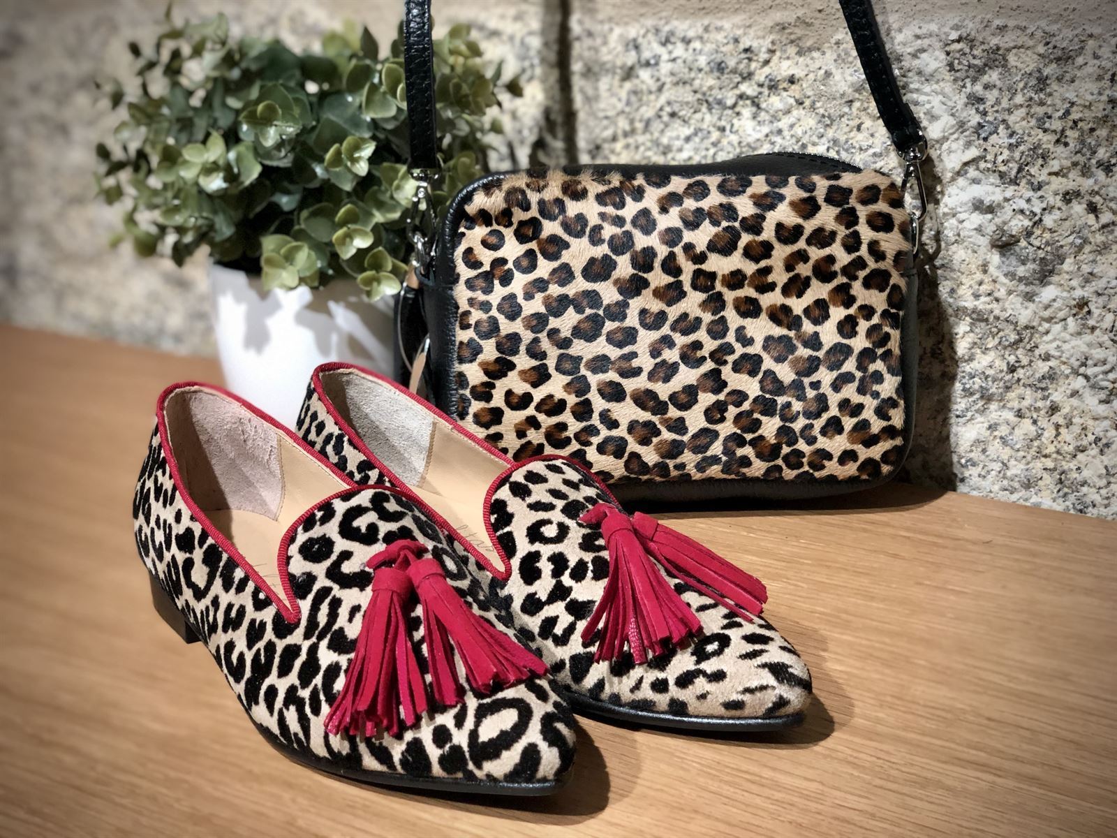 Bolso piel print leopardo bandolera - Imagen 4
