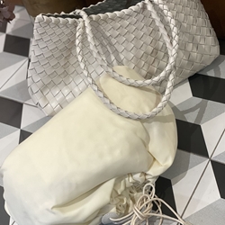 Bolso piel trenzado 2 asas blanco hielo - Imagen 2