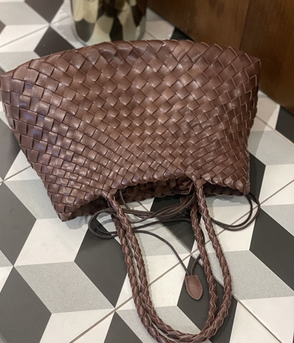 Bolso piel trenzado 2 asas marrón chocolate - Imagen 2