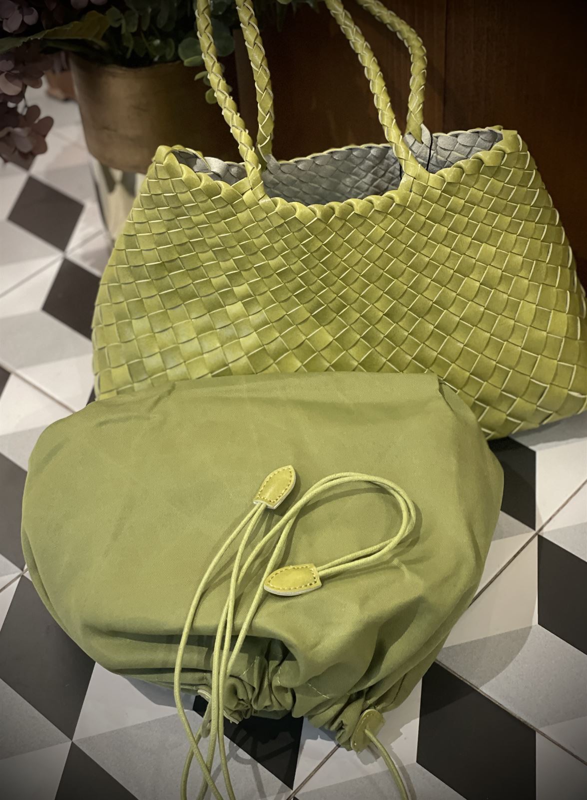 Bolso piel trenzado 2 asas verde manzana - Imagen 1