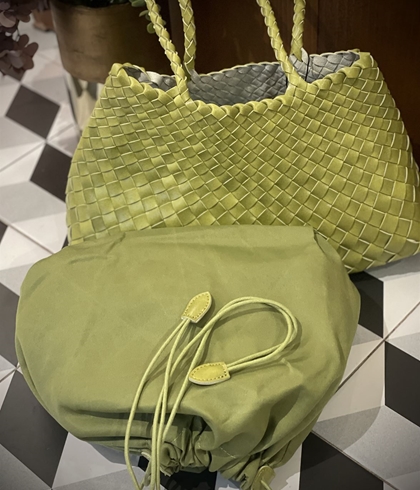 Bolso piel trenzado 2 asas verde manzana - Imagen 1
