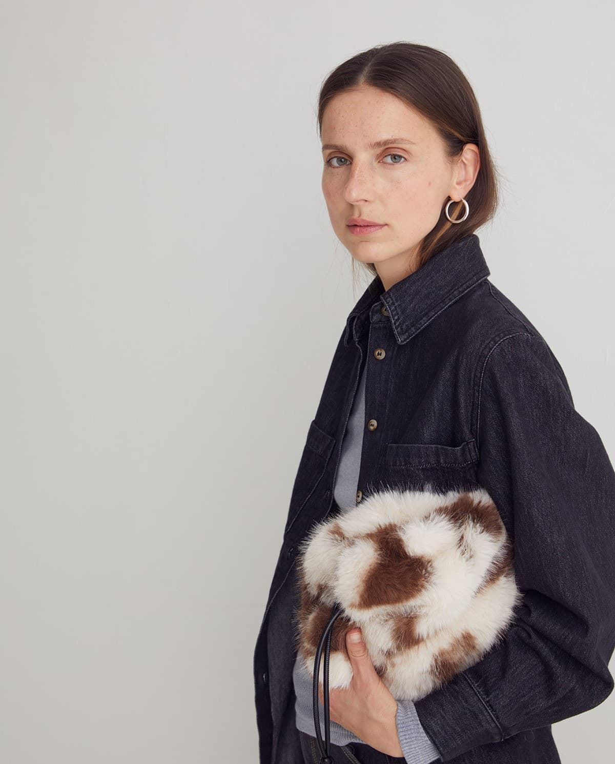 Bolso Yerse de hombro efecto pelo print vaca - Imagen 2