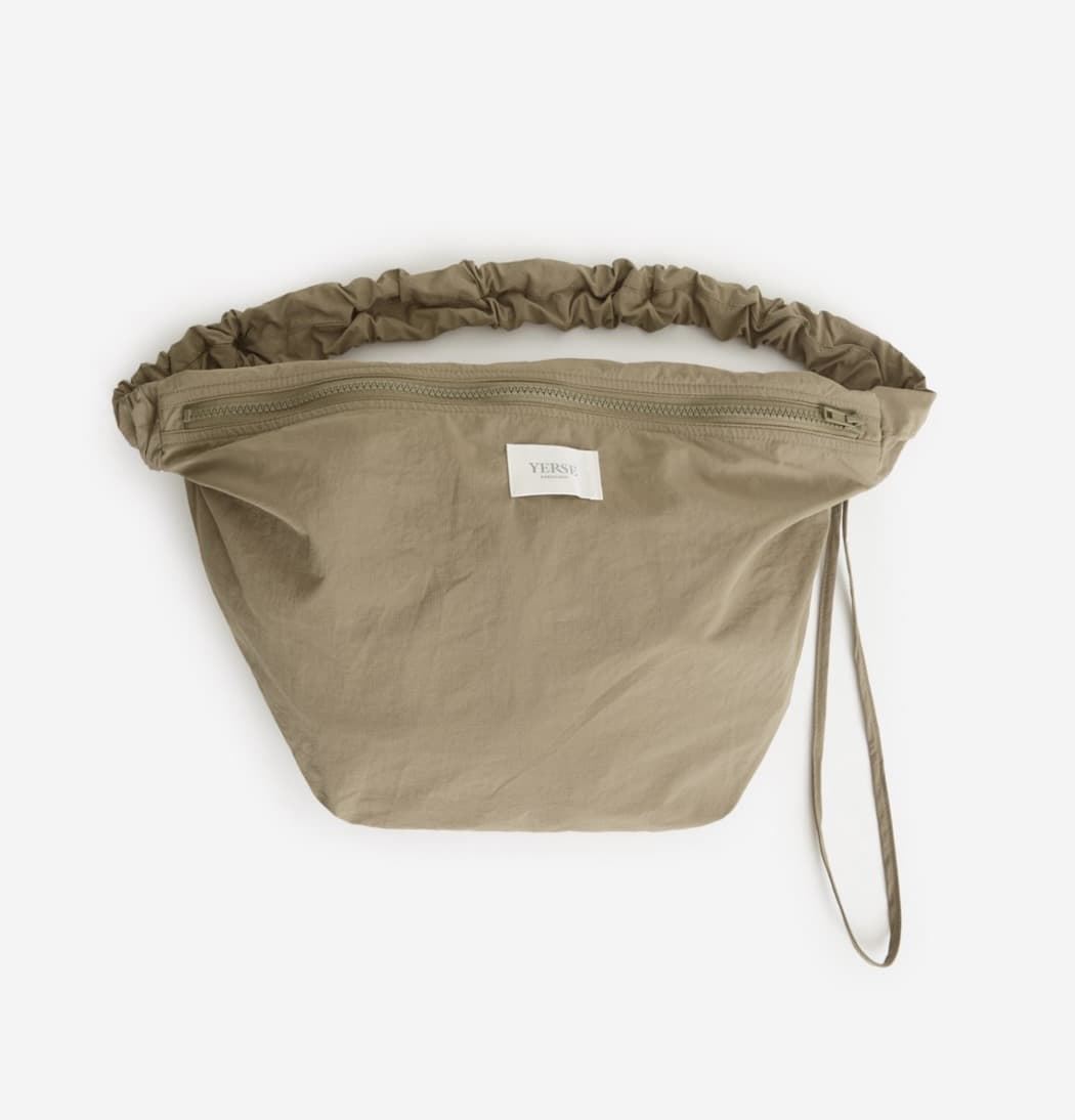 BOLSO YERSE ESTILO RIÑONERA CON CREMALLERA beige - Imagen 3