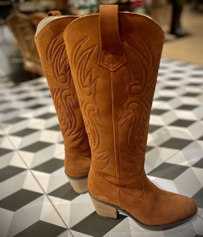 Bota campera caña alta HEE ante color teja. - Imagen 1