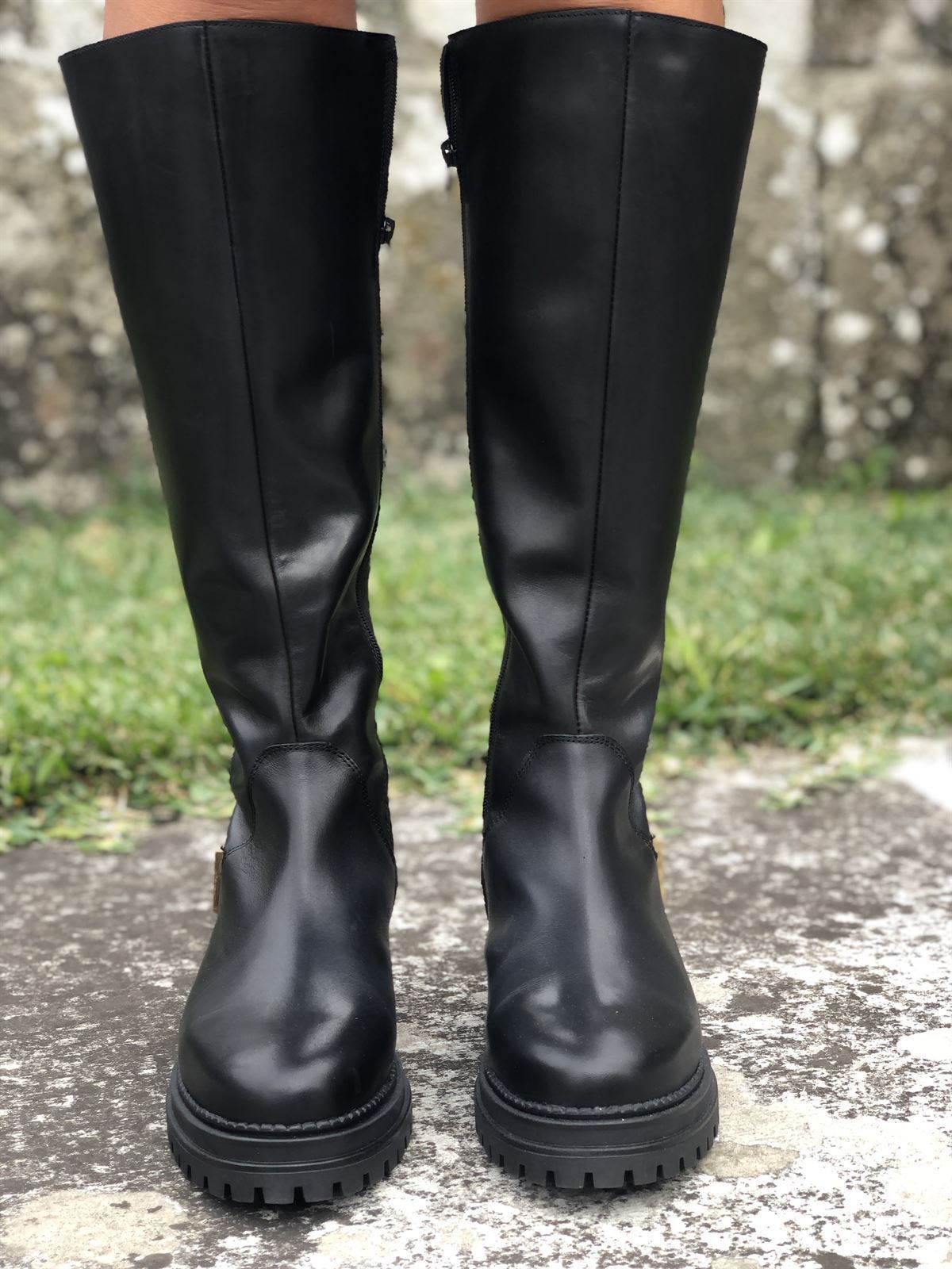 Bota Exe piel negra. - Imagen 2
