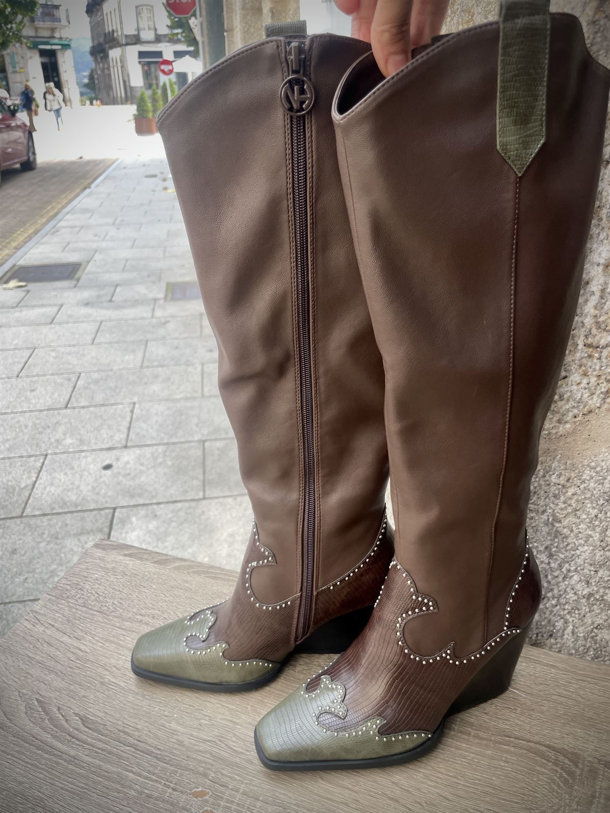 Bota Noa Harmon marrón puntera verde - Imagen 4