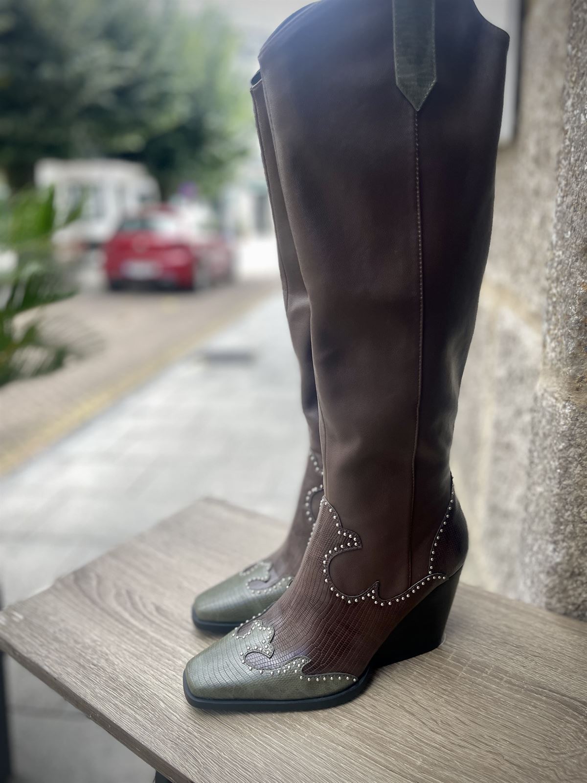 Bota Noa Harmon marrón puntera verde - Imagen 5