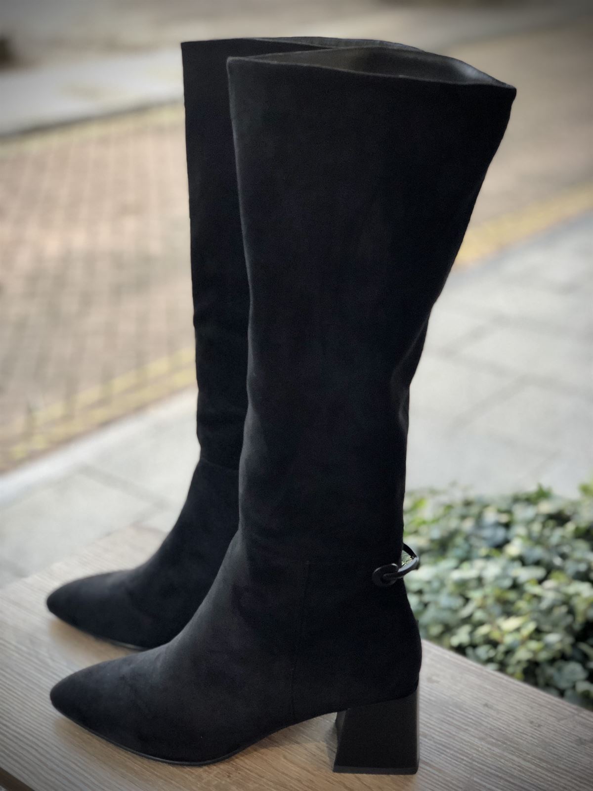 Bota Noa Harmon strech  alta negra. - Imagen 1