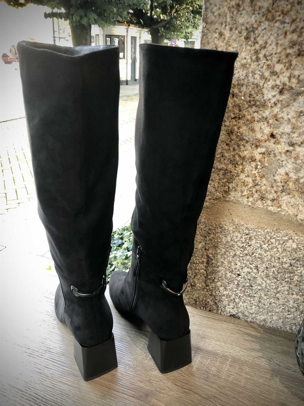 Bota Noa Harmon strech  alta negra. - Imagen 4