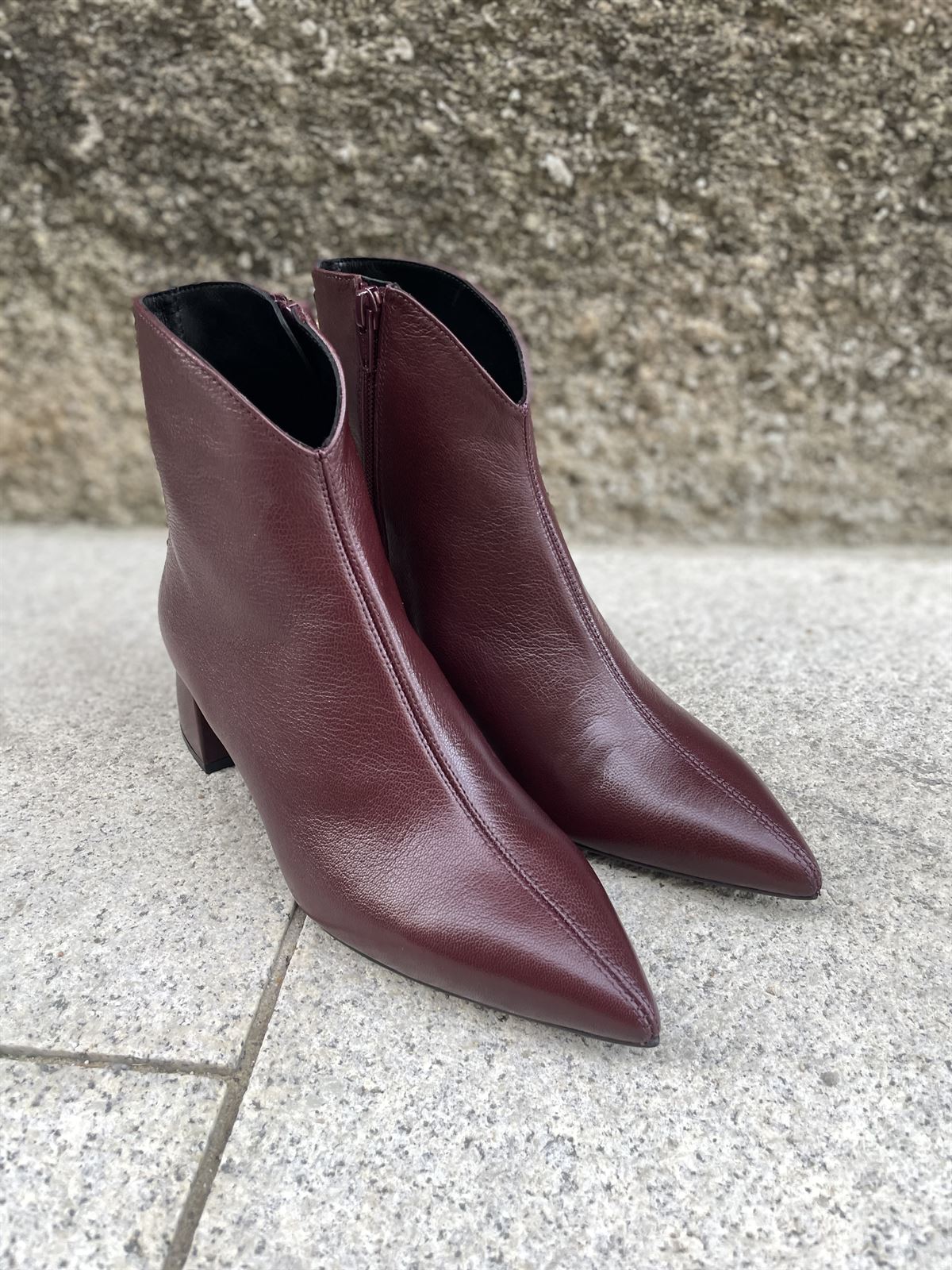 Botin Angari 54137-72 MAGA  tachas burdeos - Imagen 1