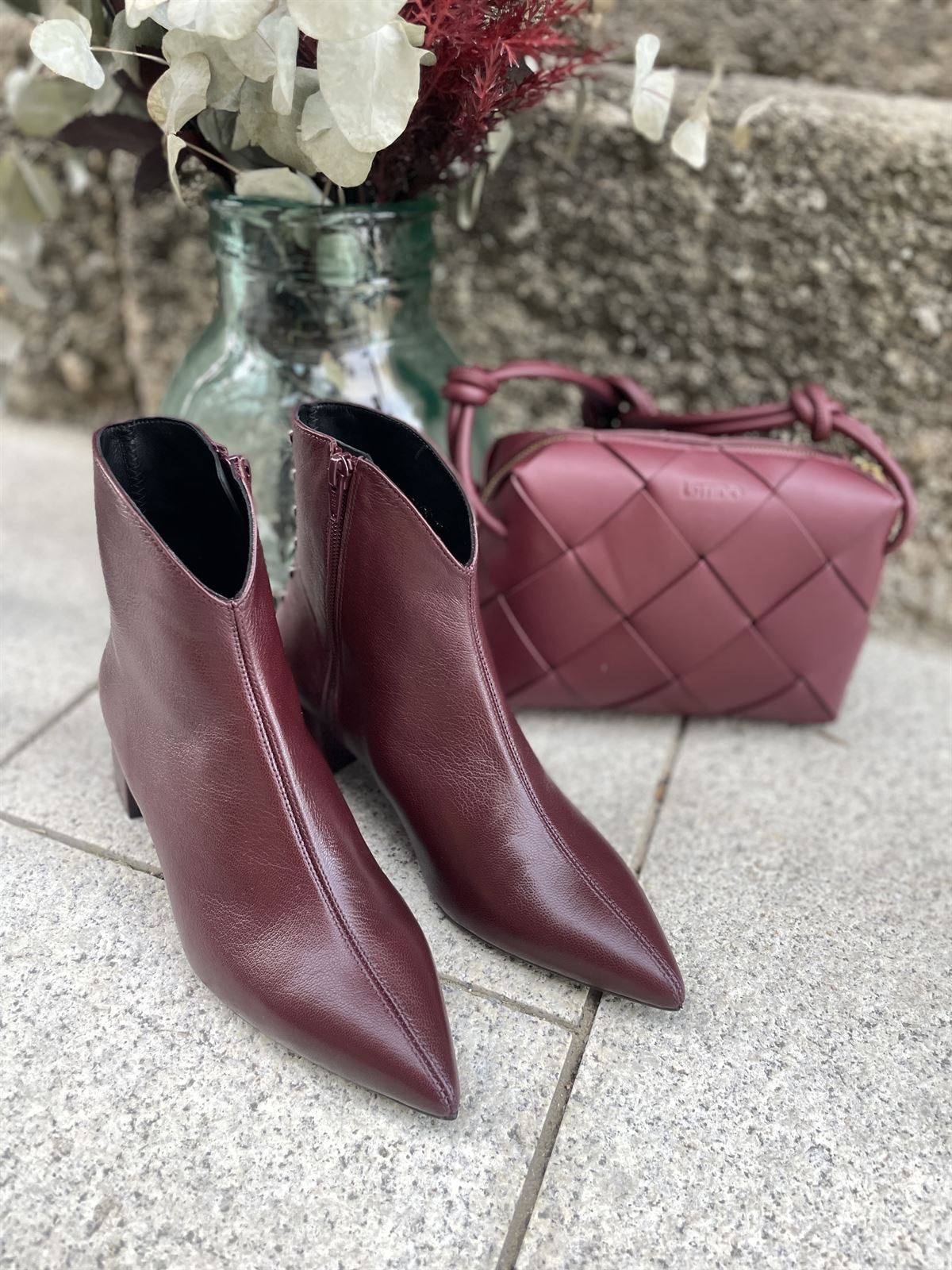 Botin Angari 54137-72 MAGA  tachas burdeos - Imagen 3