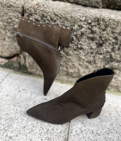 Botin Angari 54137-72 MAGA tachas verde oliva musgo - Imagen 1