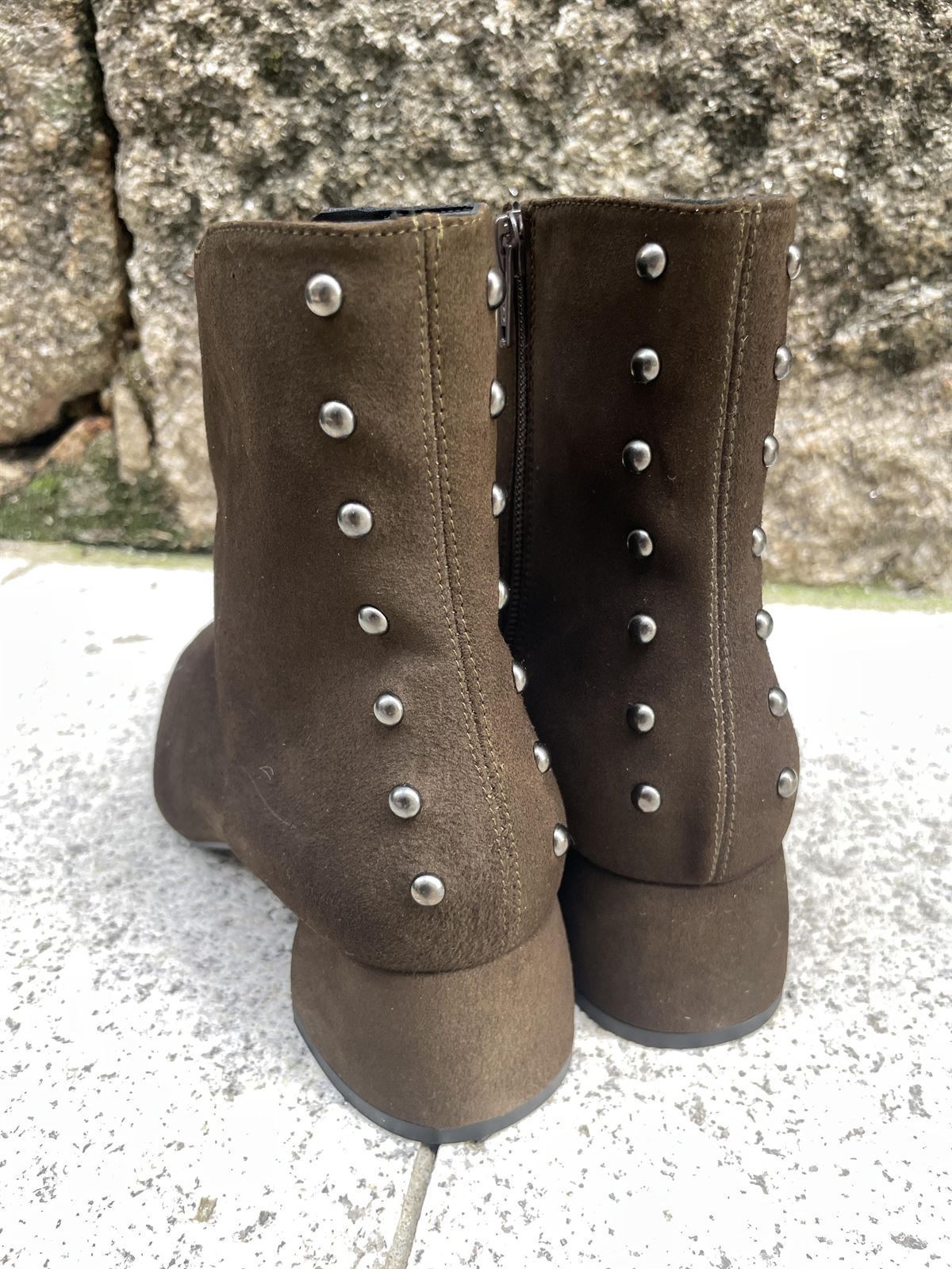 Botin Angari 54137-72 MAGA tachas verde oliva musgo - Imagen 2