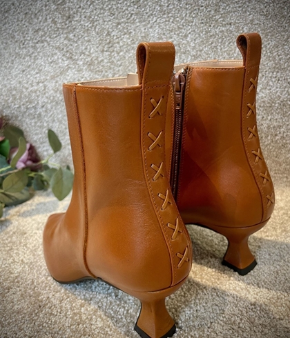 Botín Angari seda cuero costuras  camel - Imagen 1