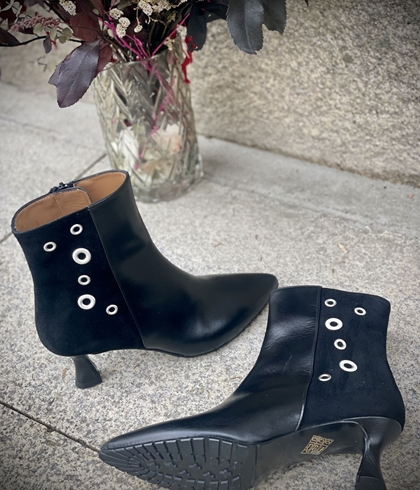 botín Candelitas negro tachas plata - Imagen 1