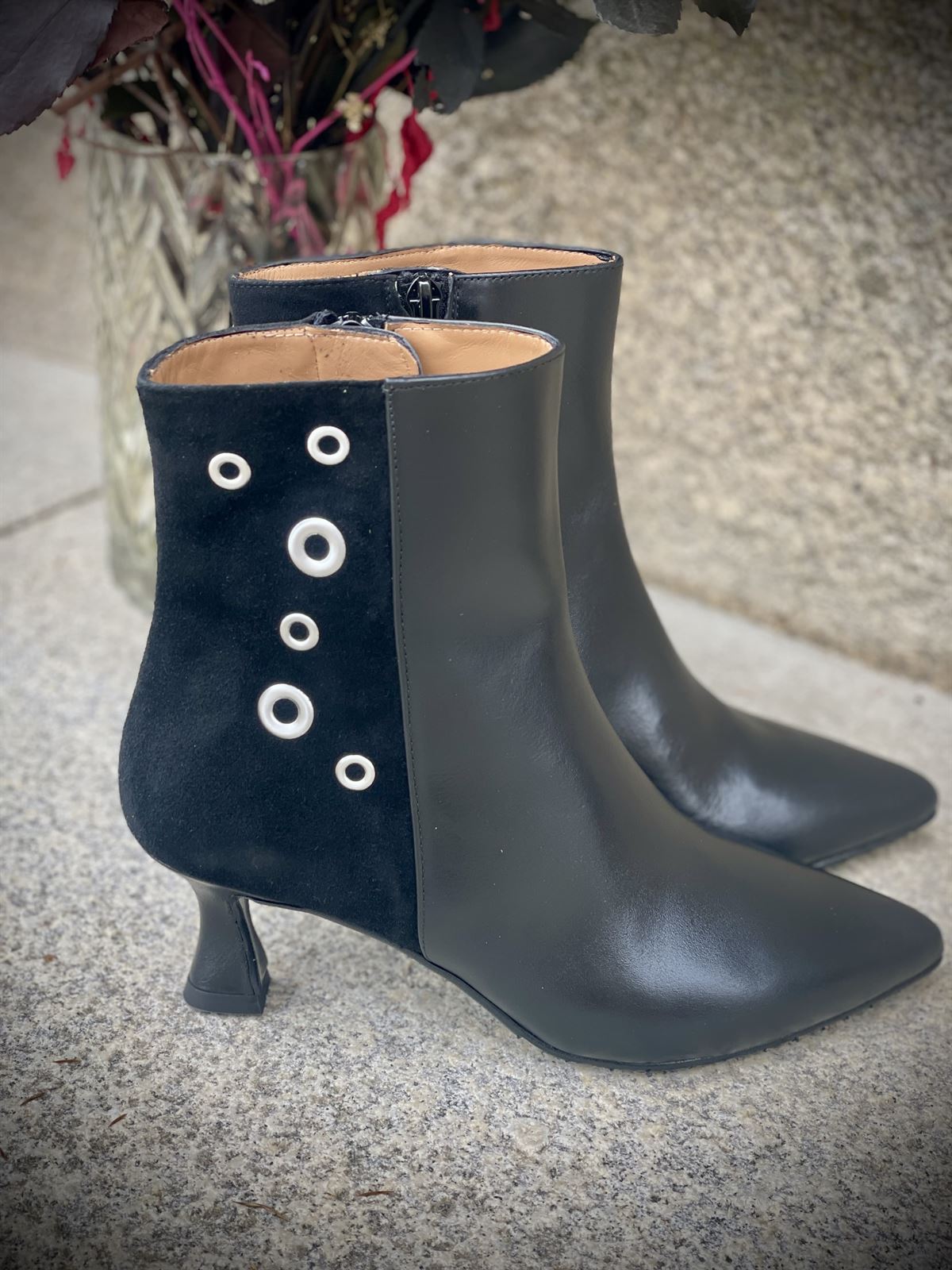 botín Candelitas negro tachas plata - Imagen 2
