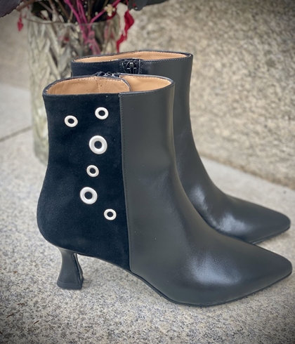 botín Candelitas negro tachas plata - Imagen 2