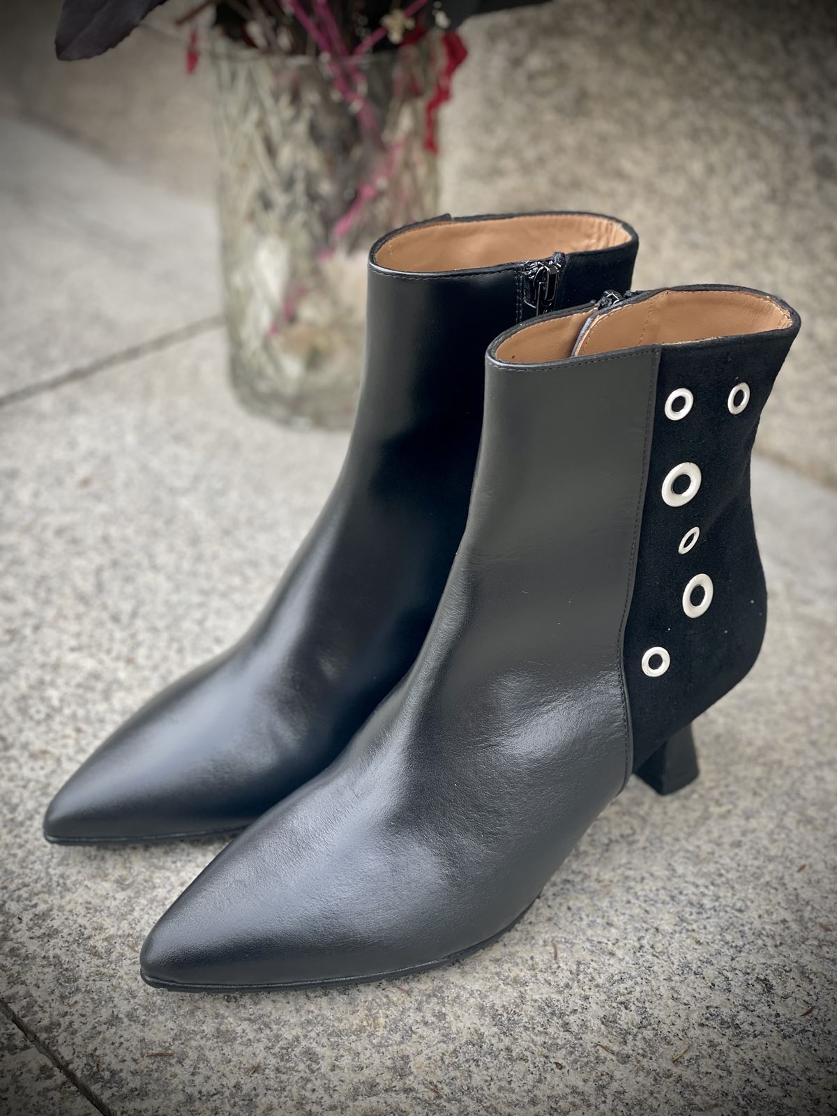 botín Candelitas negro tachas plata - Imagen 4