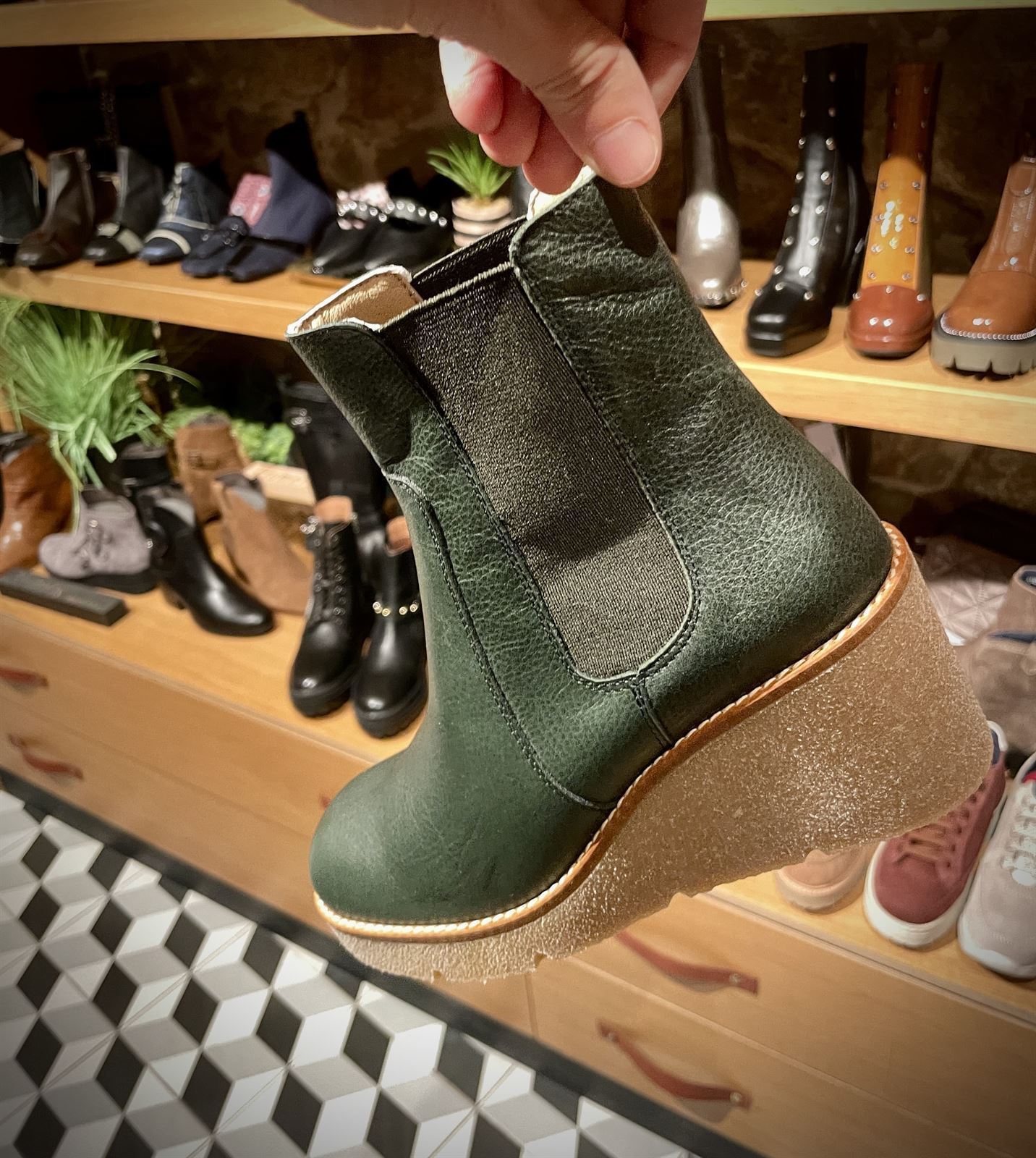 BOTIN CHELSEA con piso tocino VERDE - Imagen 2