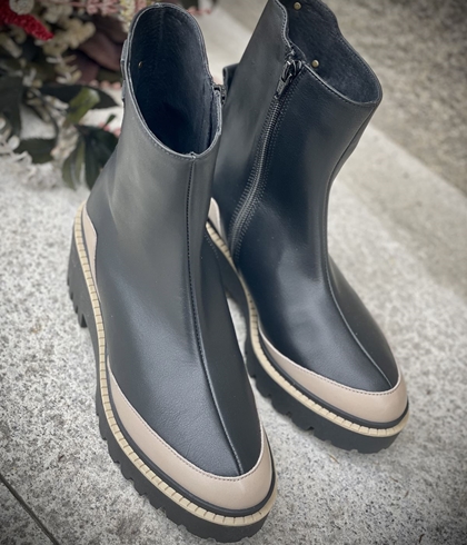 Botín Dibia by Ezzio 55030 Negro vivo taupe - Imagen 1