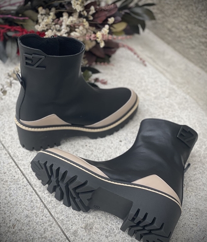 Botín Dibia by Ezzio 55030 Negro vivo taupe - Imagen 2