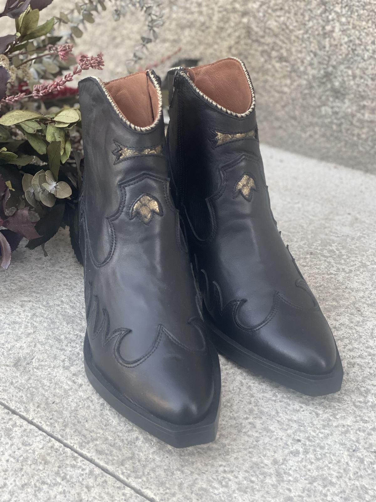 Botin Nemonic Campero 2353 Sauvage negro - Imagen 1