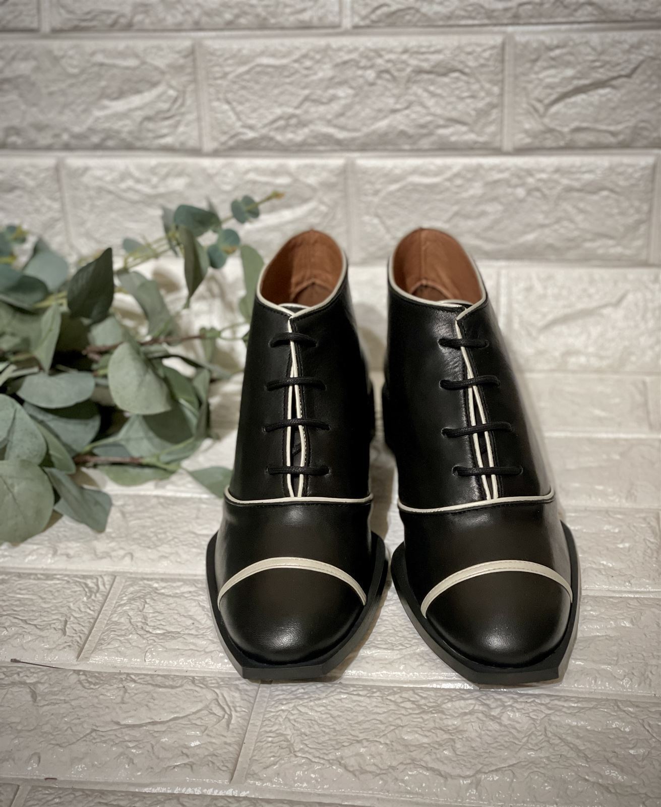 Botín Nemonic negro cordones - Imagen 1