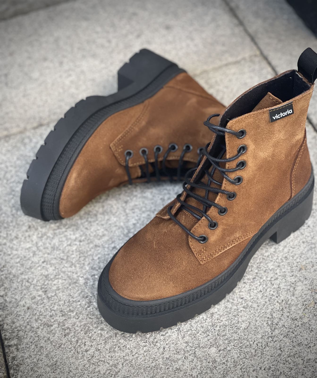 Botin VICTORIA cordones camel - Imagen 2