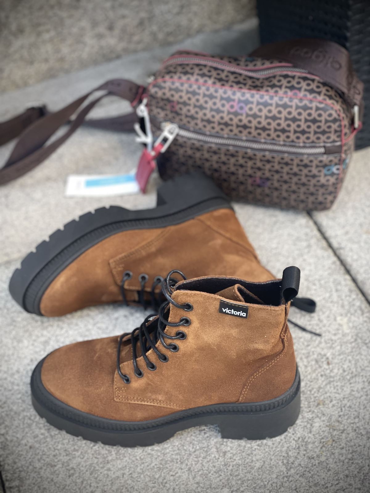 Botin VICTORIA cordones camel - Imagen 4