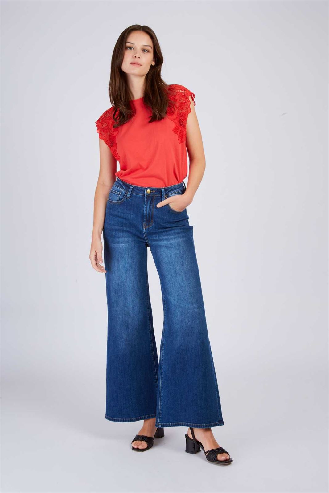 Camaiseta Derhy roja mangas bordadas - Imagen 2