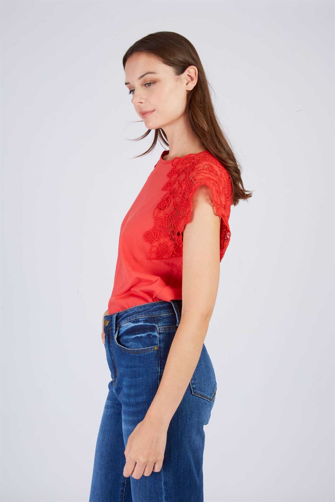 Camaiseta Derhy roja mangas bordadas - Imagen 3