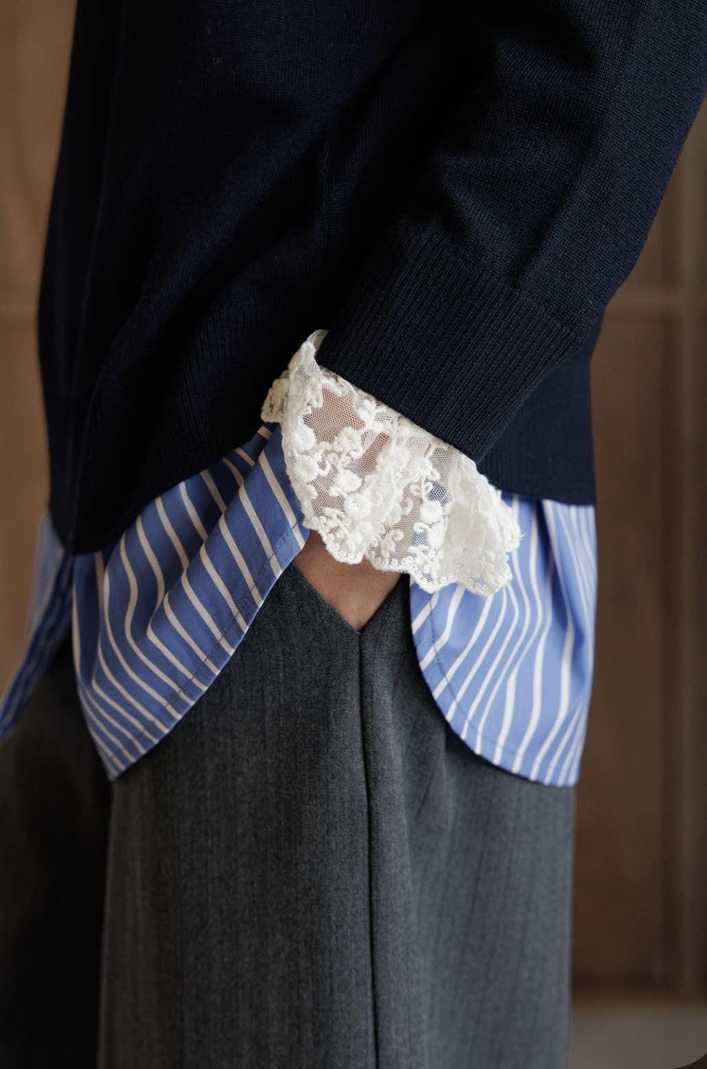 CAMISA CLÁSICA  IndI & Cold PUÑOS DE ENCAJE azul blanco azul - Imagen 4