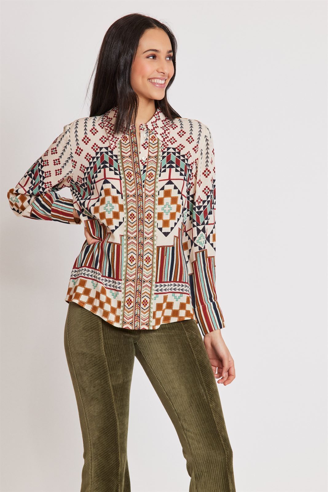 Camisa etnica con bordado - y blusas