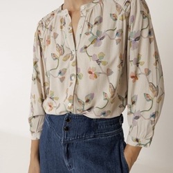 Camisa Indi & Cold AD101 detalle fruncido estampado floral - Imagen 1