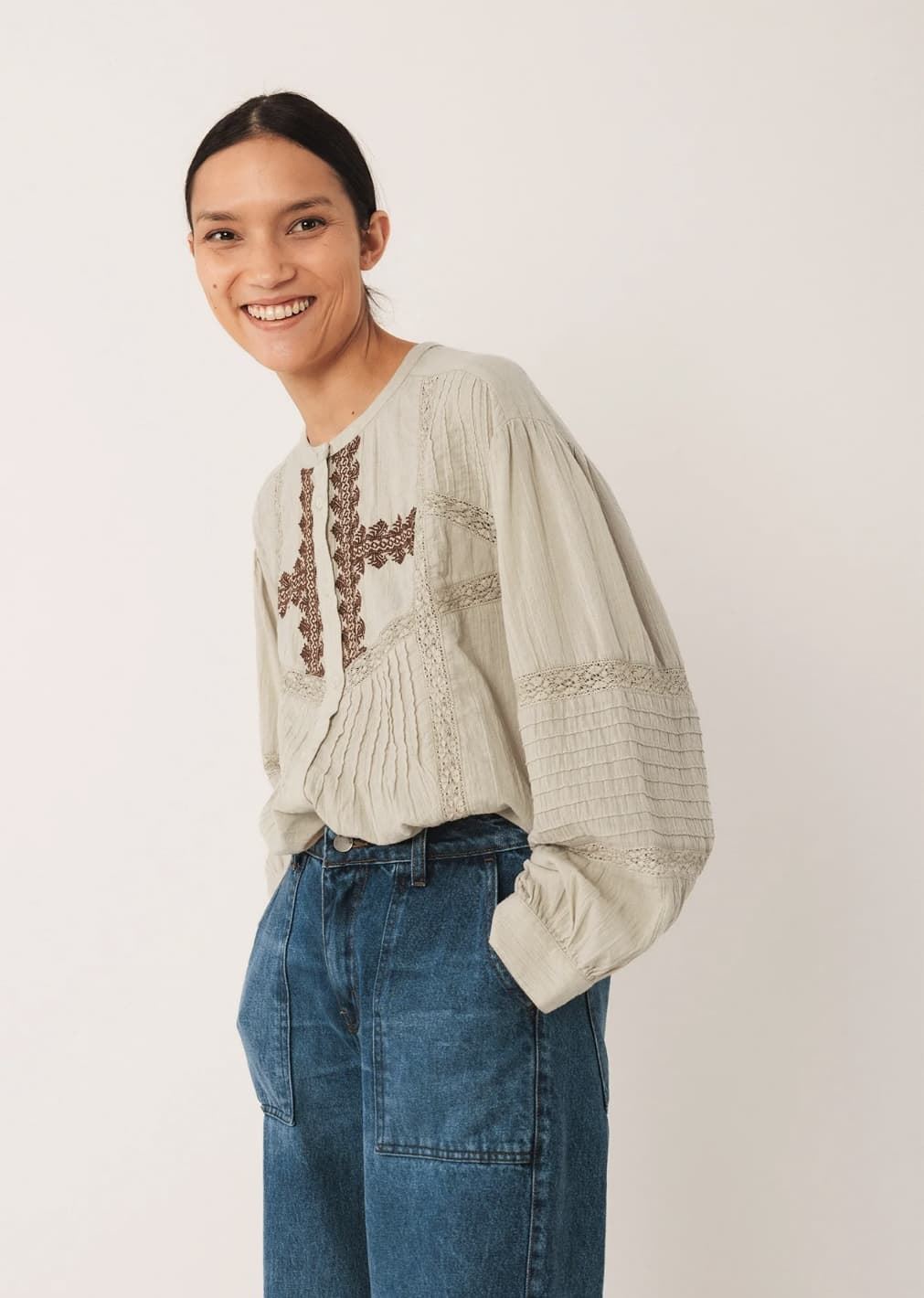 Camisa Indi & Cold bordado etnico KI220  piedra - Imagen 1