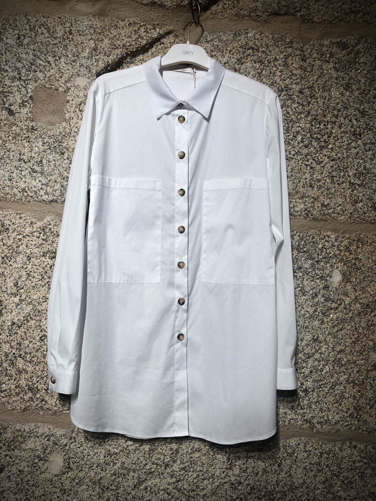 Camisa Oky botones blanca - Imagen 1